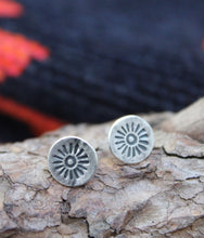 Load image into Gallery viewer, "Spotlight" Studs