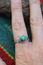 Load image into Gallery viewer, Malachite Stamped Ring