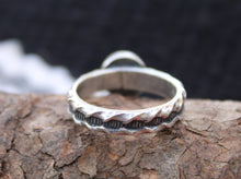 Load image into Gallery viewer, Textured Band Onyx Ring