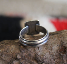 Load image into Gallery viewer, Double Banded Kingman Turquoise Ring