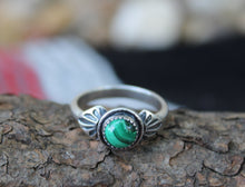 Load image into Gallery viewer, Malachite Stamped Ring
