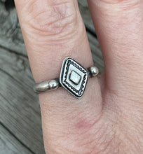 Load image into Gallery viewer, Diamond Shaped Stamped Ring