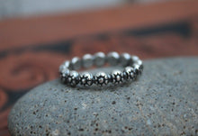 Load image into Gallery viewer, "Daisy Chain" Ring