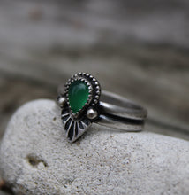Load image into Gallery viewer, Double Banded Beaded Green Onyx Ring