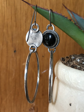 Load image into Gallery viewer, Round Onyx Hoops