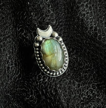 Load image into Gallery viewer, "Unphased" Ring