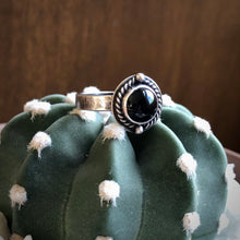 Load image into Gallery viewer, Round Roped Onyx Ring