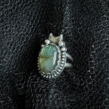 Load image into Gallery viewer, "Unphased" Ring