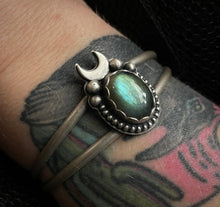 Load image into Gallery viewer, "Unphased" Cuff