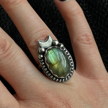 Load image into Gallery viewer, "Unphased" Ring