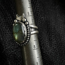 Load image into Gallery viewer, "Unphased" Ring