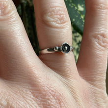 Load image into Gallery viewer, Small "Ball & Cup" Ring