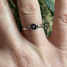 Load image into Gallery viewer, Small "Ball & Cup" Ring