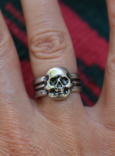 Load image into Gallery viewer, Triple Band Skull Ring
