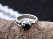 Load image into Gallery viewer, Textured Band Onyx Ring
